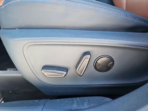 Used 2022 Ford Maverick Lariat w/ Lariat Luxury Package FWD image 33