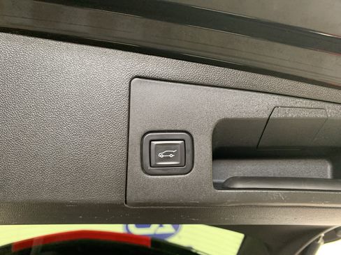 Used 2019 Cadillac XT5 Premium Luxury FWD image 36