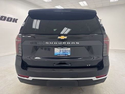 Used 2025 Chevrolet Suburban LT image 6