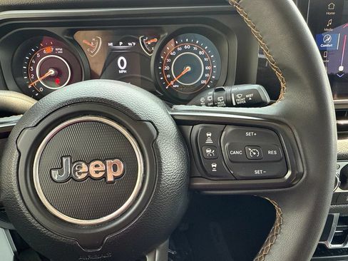 Used 2024 Jeep Wrangler Unlimited Sport AWD/4WD image 29