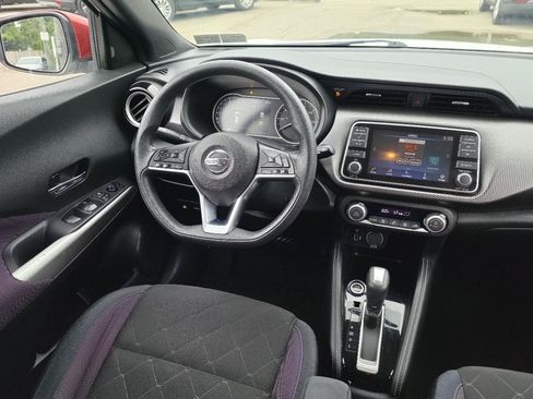 Used 2018 Nissan Kicks SV FWD image 19