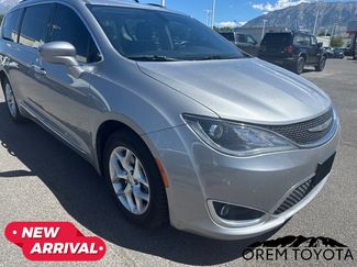 Used 2017 Chrysler Pacifica Touring-L w/ Tire & Wheel Group FWD video 1