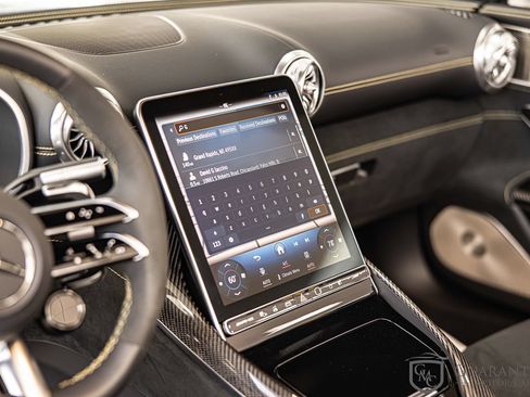 Used 2025 Mercedes-Benz SL 63 AMG 4MATIC image 21