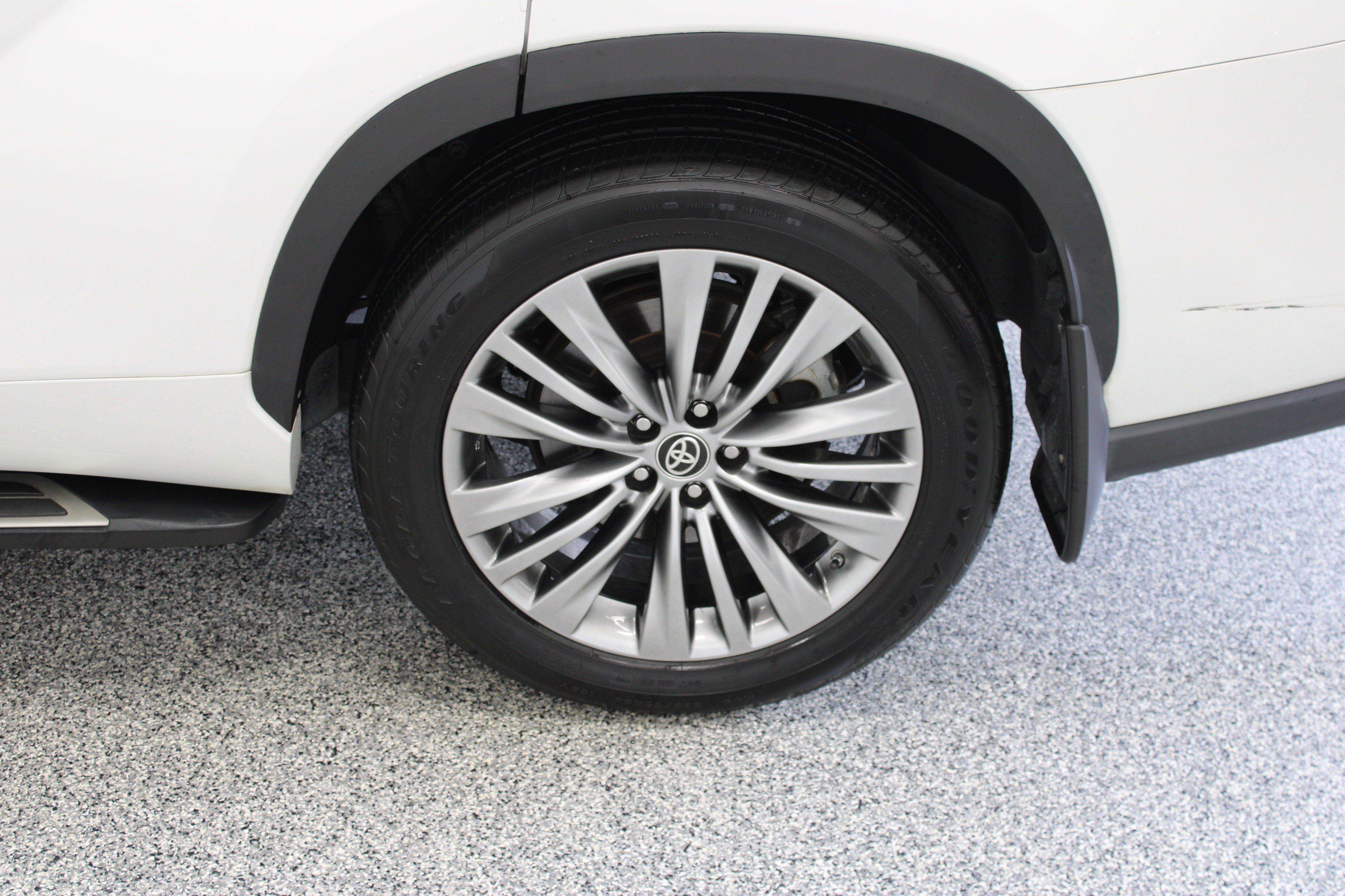 Certified 2020 Toyota Highlander Platinum AWD/4WD image 10