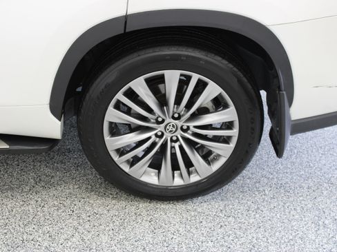 Used 2020 Toyota Highlander Platinum AWD/4WD image 10