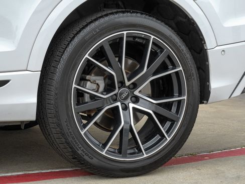 Used 2019 Audi Q8 Prestige AWD/4WD image 60