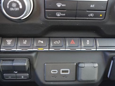 Certified 2024 Chevrolet Silverado 2500 Custom w/ Custom Value Package image 27