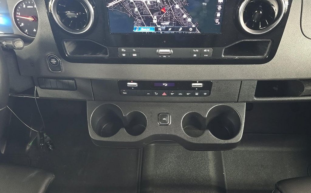 Used 2023 Mercedes-Benz Sprinter 2500 image 9