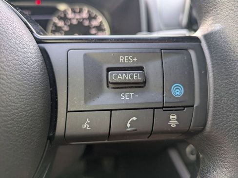 Used 2023 Nissan Rogue SV FWD image 18