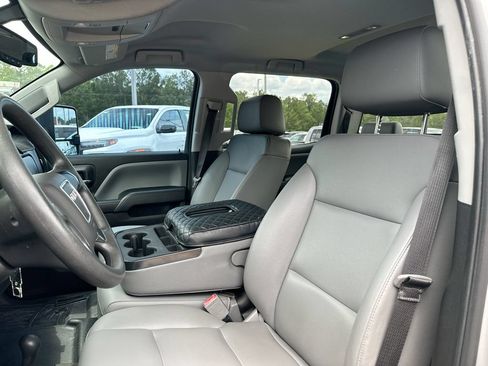 Used 2018 GMC Sierra 3500 4x4 Crew Cab w/ Sierra Convenience Package image 8