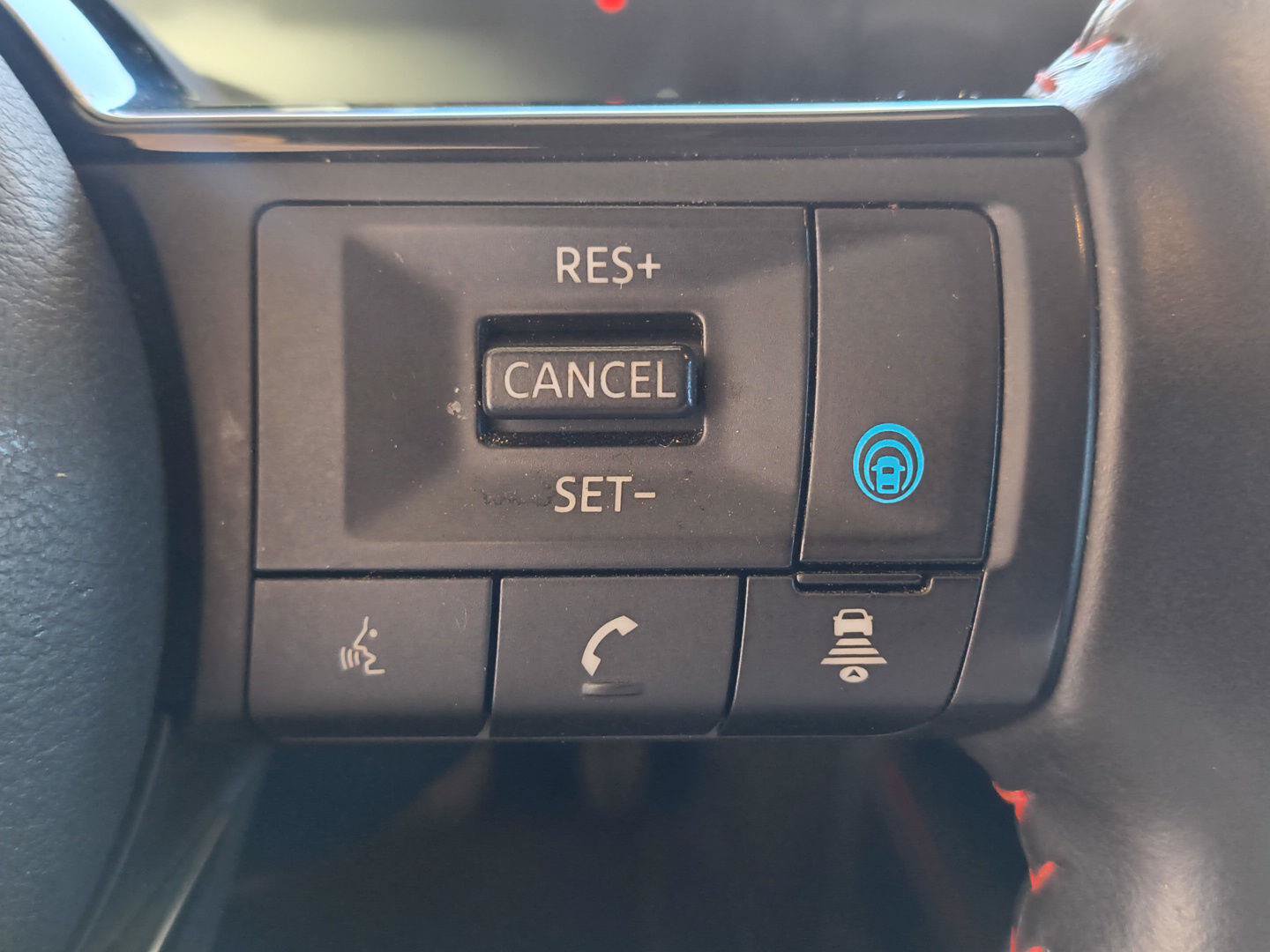 Used 2025 Nissan Kicks SR FWD image 24