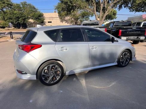 Used 2017 Toyota Corolla iM w/ Carpet Mat Package FWD image 5