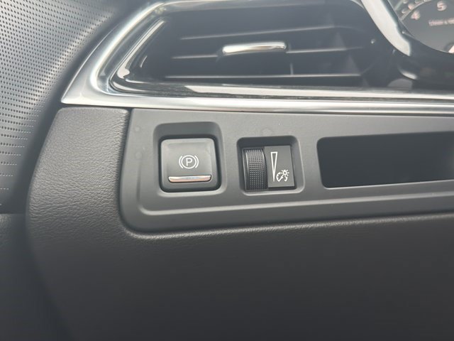 Certified 2023 Cadillac XT5 Premium Luxury FWD image 30