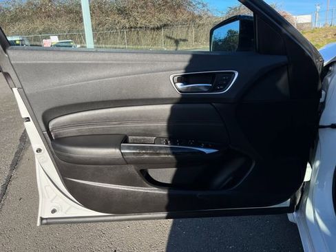 Used 2020 Acura TLX image 17