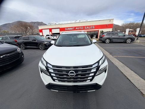 Used 2024 Nissan Rogue Platinum w/ Platinum Premium Package FWD image 9