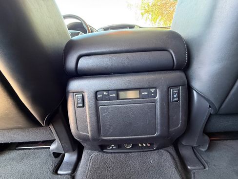 Used 2015 INFINITI QX80 4WD w/ Deluxe Technology Package image 22