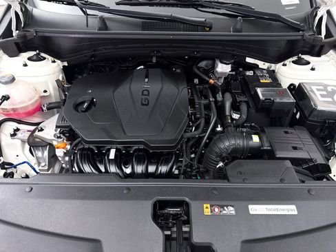 Certified 2024 Kia Sportage LX FWD image 7