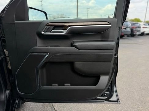 Used 2023 GMC Sierra 1500 SLE w/ Enhanced Capability Package AWD/4WD image 16