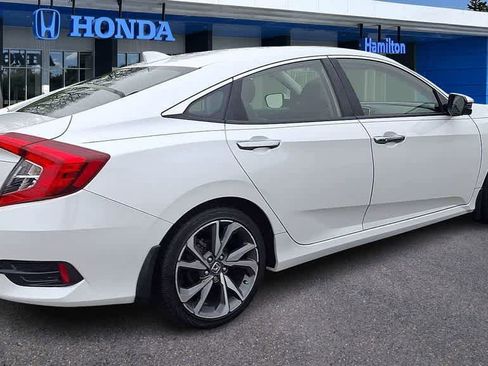 Used 2019 Honda Civic Touring image 8