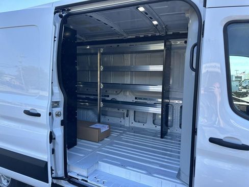 Used 2023 Ford E-Transit Medium Roof image 17