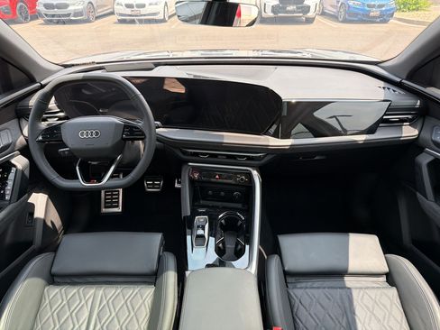 Used 2025 Audi SQ5 Premium Plus AWD/4WD image 16