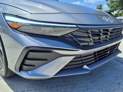 New 2025 Hyundai Elantra SEL image 9