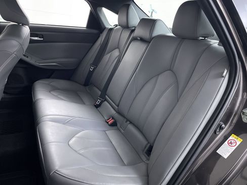 Used 2019 Toyota Avalon XLE image 21