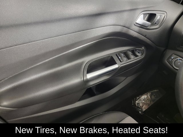 Used 2017 Ford Escape SE w/ SE Cold Weather Package FWD image 31
