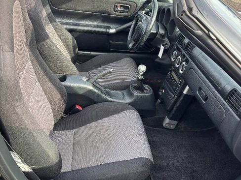 Used 2000 Toyota MR2 image 16