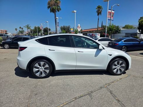 Used 2021 Tesla Model Y Long Range AWD/4WD image 4