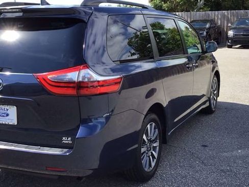 Used 2020 Toyota Sienna XLE image 5