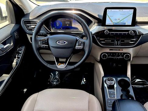 Used 2022 Ford Escape Titanium w/ Class II Trailer Tow Package AWD/4WD image 11