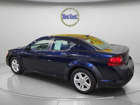 Used 2012 Dodge Avenger SXT w/ Cold Weather Group image 4