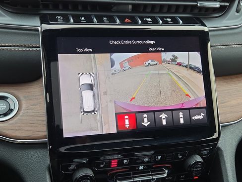 Used 2023 Jeep Grand Cherokee L Summit w/ High Altitude Package image 18