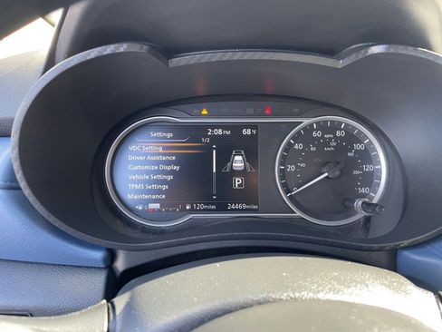 Used 2025 Nissan Versa SV image 43