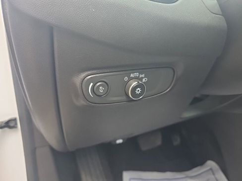 Used 2024 Chevrolet Equinox LS FWD image 16