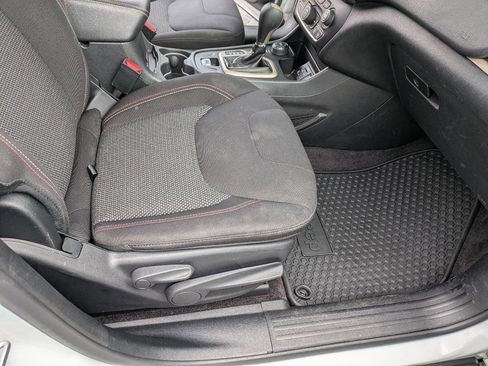 Used 2016 Jeep Cherokee 75th Anniversary image 12