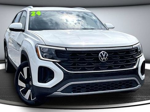 Used 2024 Volkswagen Atlas Cross Sport SE AWD/4WD image 3
