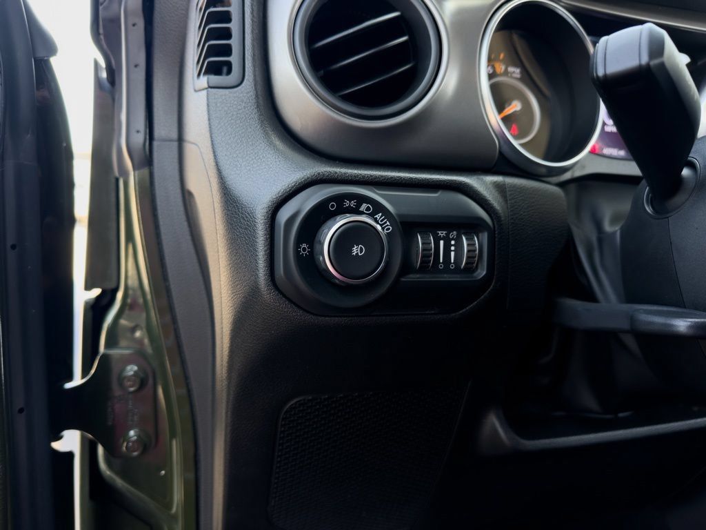 Used 2022 Jeep Wrangler Unlimited Sport AWD/4WD image 18
