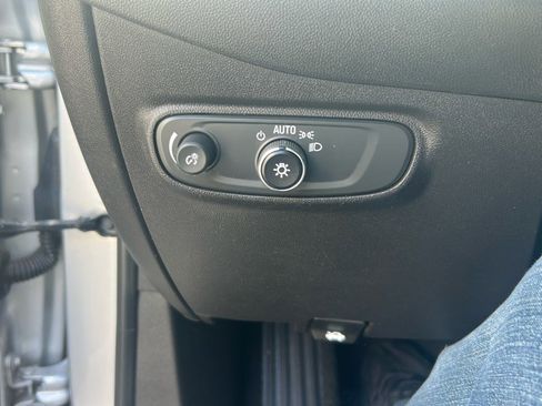 Used 2022 Chevrolet Equinox LT image 20