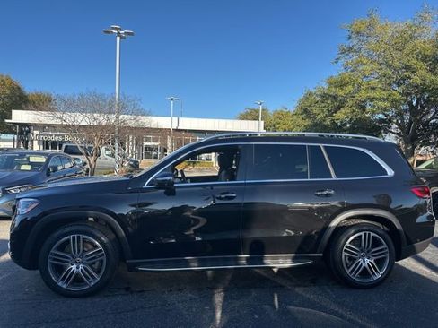 Used 2025 Mercedes-Benz GLS 450 4MATIC image 3