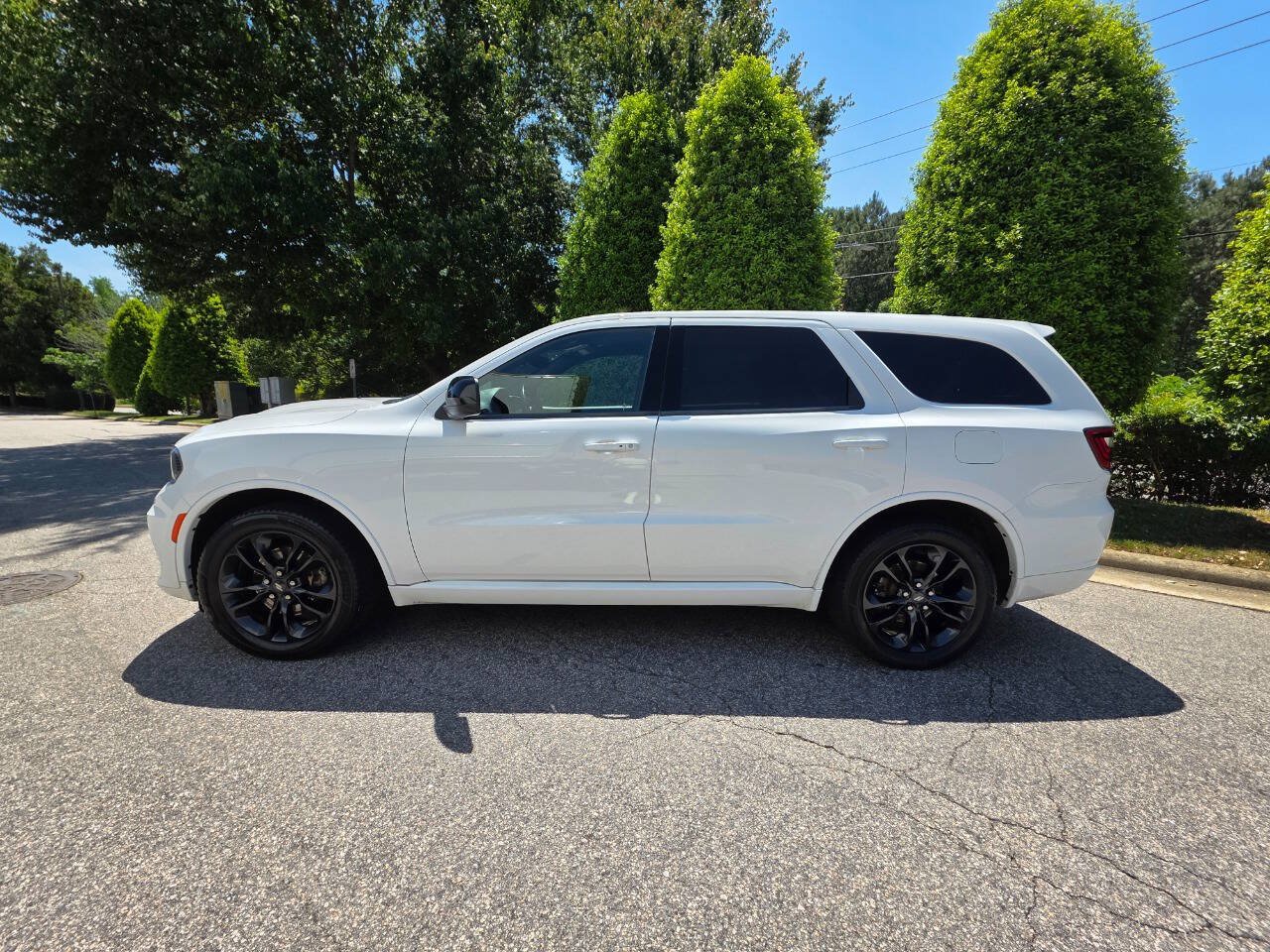 Used 2022 Dodge Durango GT w/ Blacktop Package AWD/4WD image 2