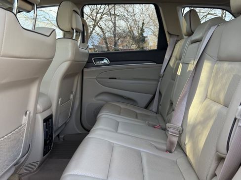 Used 2018 Jeep Grand Cherokee Overland image 25