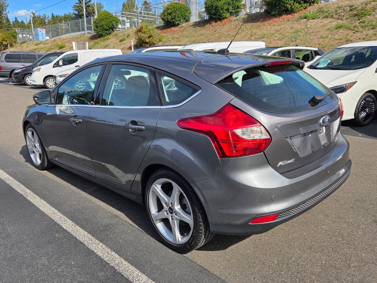 Used 2013 Ford Focus Titanium w/ Luxury Pkg FWD image 5