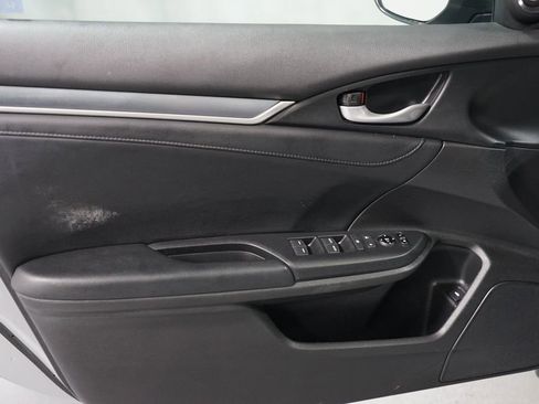 Used 2017 Honda Civic Touring image 29