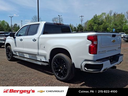 New 2026 Chevrolet Silverado 1500 High Country w/ High Country Premium Package AWD/4WD image 4