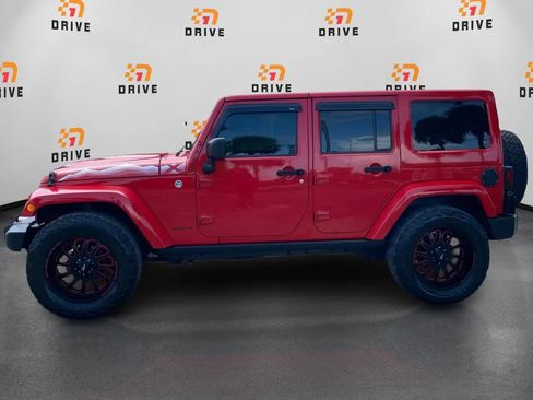 Used 2015 Jeep Wrangler Unlimited Sahara AWD/4WD image 8
