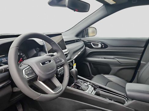 New 2026 Jeep Compass Latitude image 10