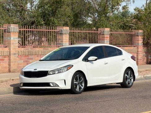 Used 2017 Kia Forte EX FWD image 1