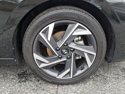 Certified 2025 Hyundai Elantra Sport image 8